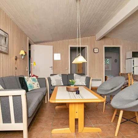 Four-bedroom Holiday In 1 Holiday home *