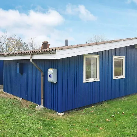Four-bedroom Holiday In 1